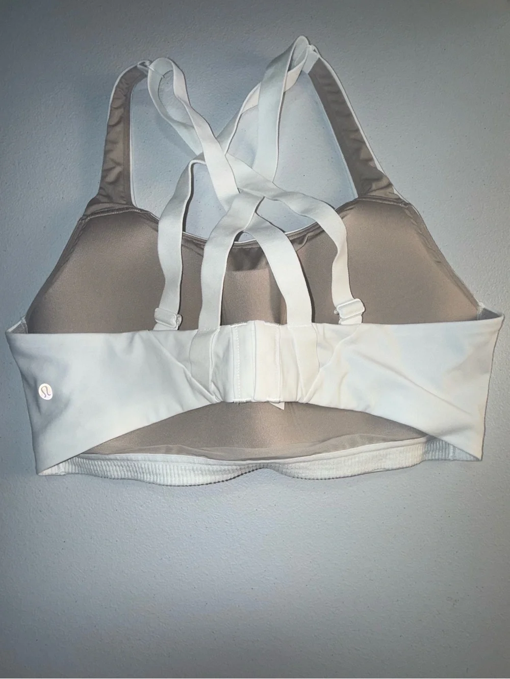 Lululemon Free To Be Strappy Bra White Size 40C yoga gym sports bra